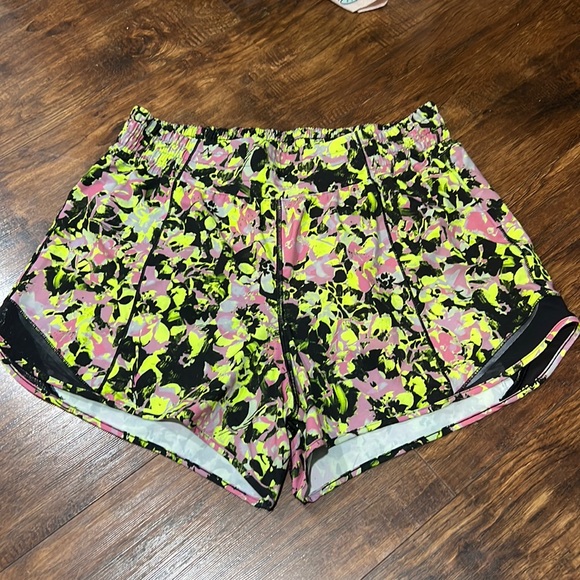 lululemon athletica Pants - NWOT Lululemon hotty shorts